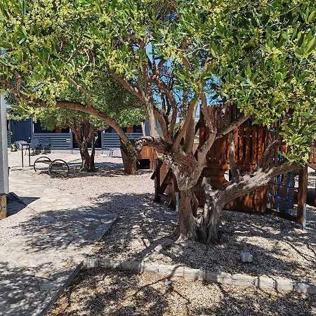 Mobile Toni With Shared Pool Near Vakantiehuis *